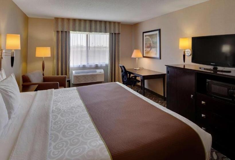 Номер Стандарт с Кухней, Best Western Pontiac Inn
