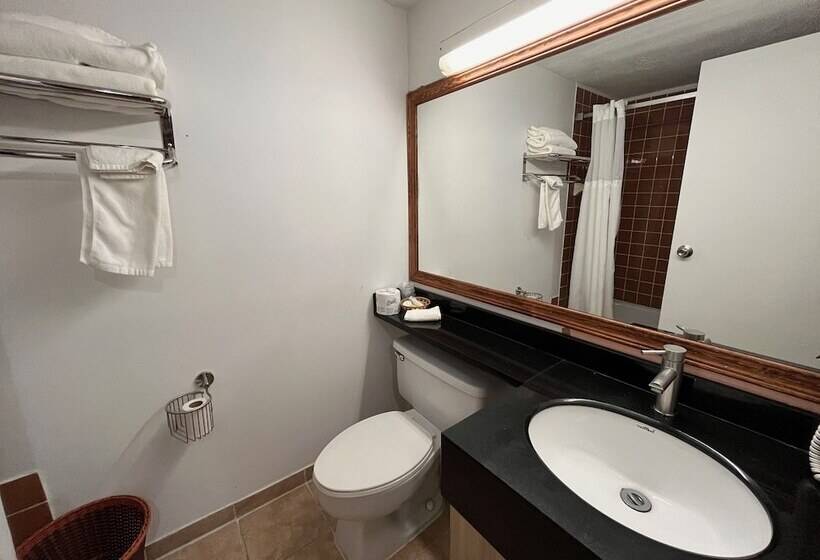 家庭间, Cowansville