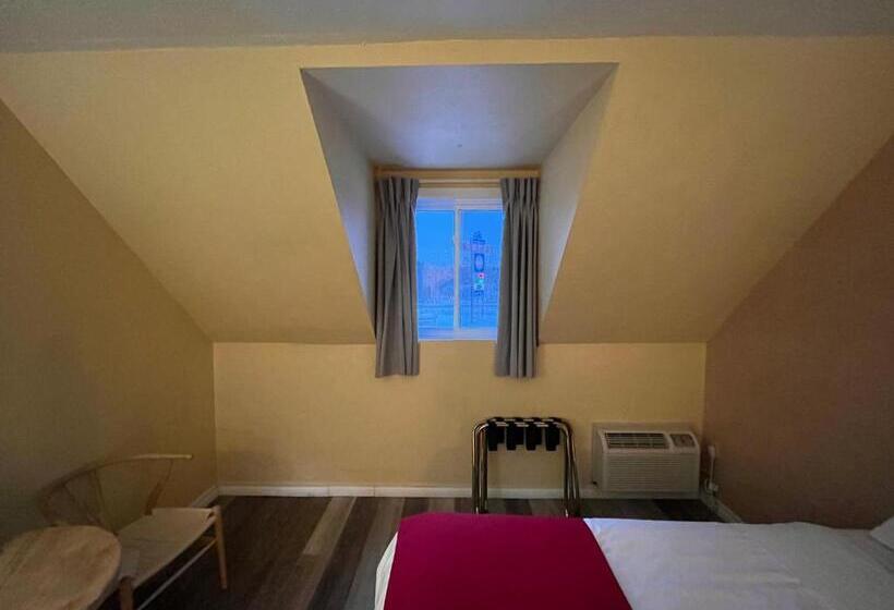 标准间, Cowansville