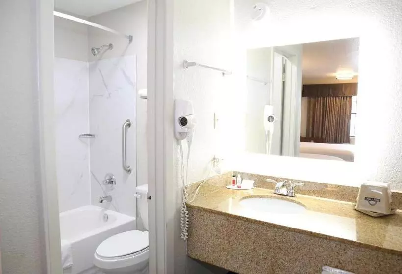 اتاق استاندارد, Days Inn By Wyndham Monroe, Louisiana