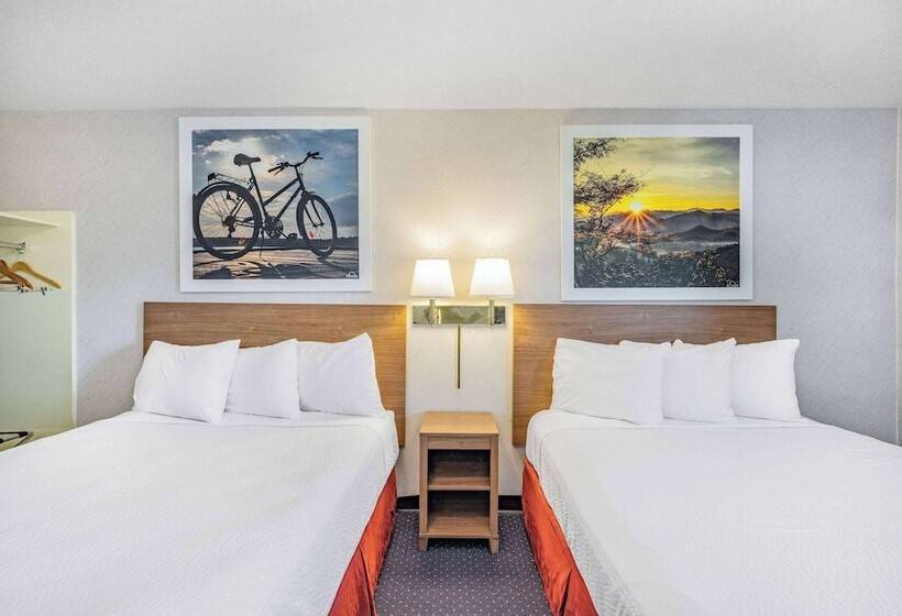 Suite, Days Inn By Wyndham Monticello