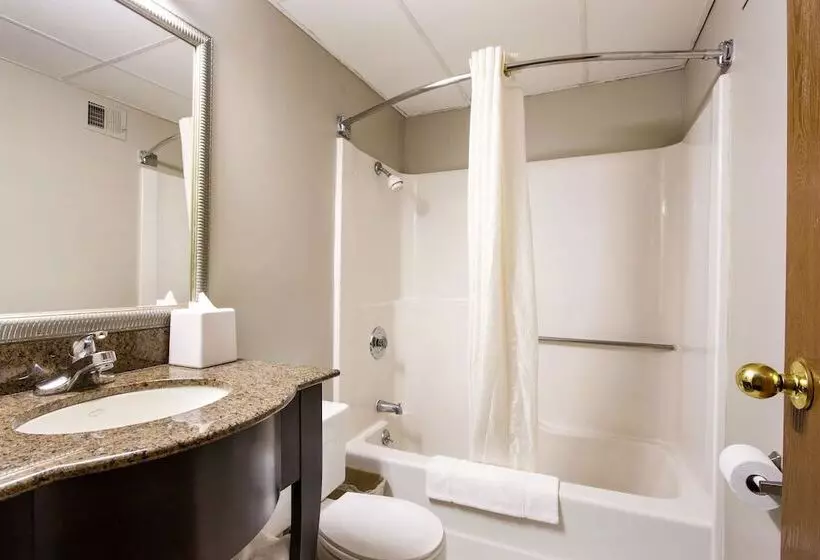２ダブルベッドのスタンダードルーム, Red Lion Inn & Suites Olathe Kansas City