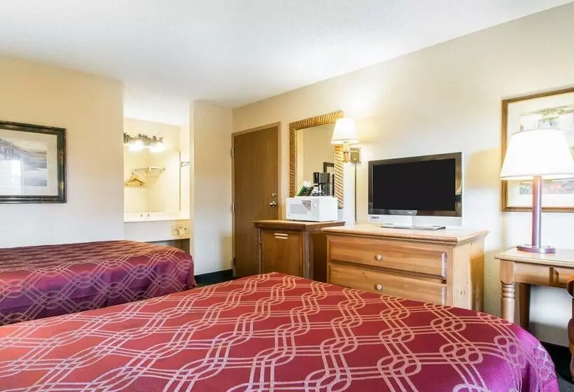 اتاق استاندارد با 2 تخت دوبل, Econo Lodge Springfield I44