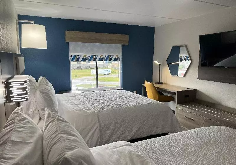 身障者適用クイーンサイズベッドルーム, Holiday Inn Express Rocky Mount Sports Center By Ihg
