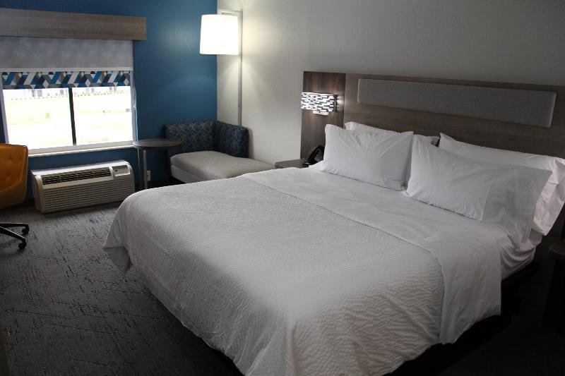 חדר סטנדרט עם מיטת קינג, Holiday Inn Express Rocky Mount Sports Center By Ihg