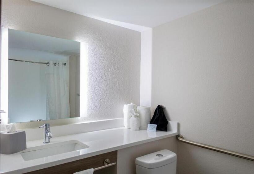 Номер Deluxe Адаптированный для Инвалидов, Holiday Inn Express Rocky Mount Sports Center By Ihg