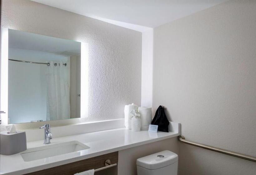 חדר סטנדרט, מיטת קווין, מותאם לאדם עם מוגבלויות, Holiday Inn Express Rocky Mount Sports Center By Ihg