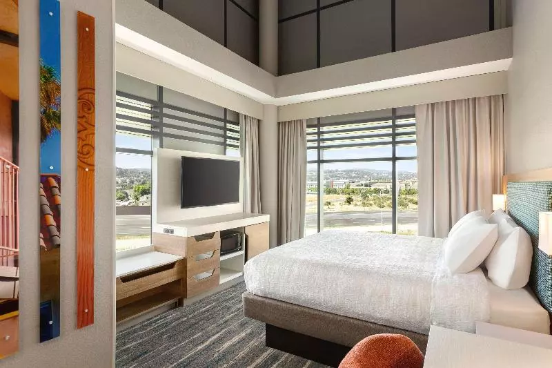 اتاق استاندارد با تخت بزرگ, Hampton Inn & Suites San Mateo San Francisco Airport