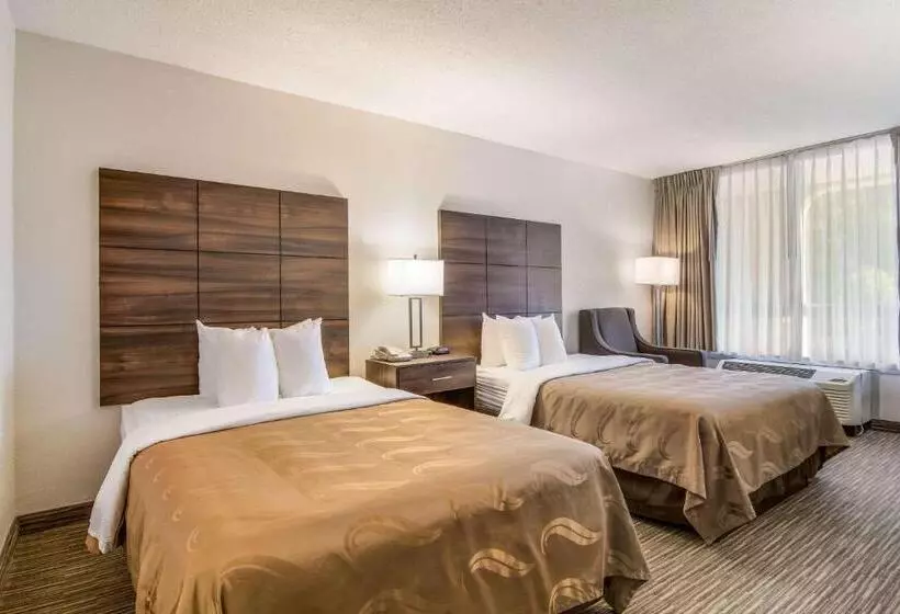 ２ダブルベッドのスタンダードルーム, Quality Inn Suwanee I85