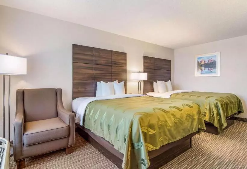 スイート, Quality Inn Suwanee I85