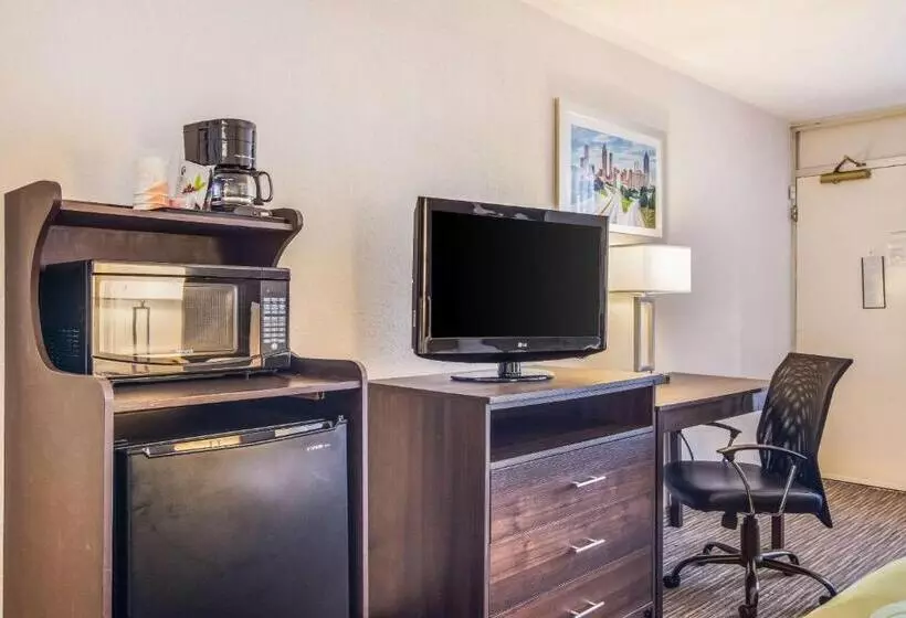 スイート, Quality Inn Suwanee I85