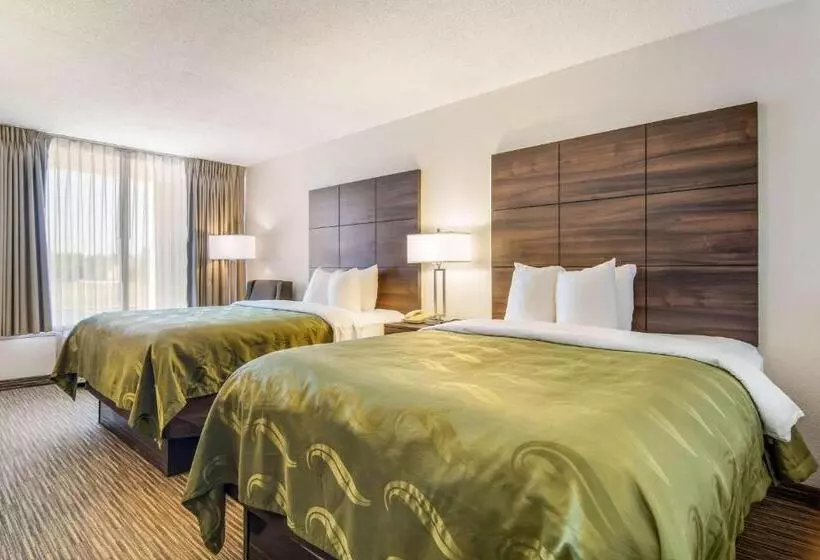 スイート, Quality Inn Suwanee I85