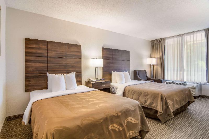 غرفة قياسية, Quality Inn Suwanee I85