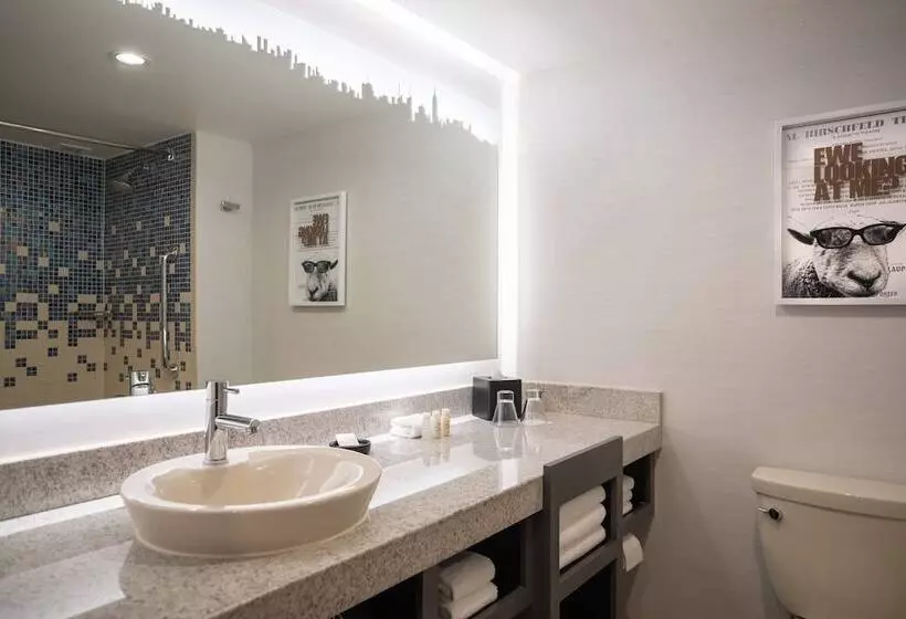 Standard-huone 2 Parivuodetta, Renaissance New York Times Square By Marriott