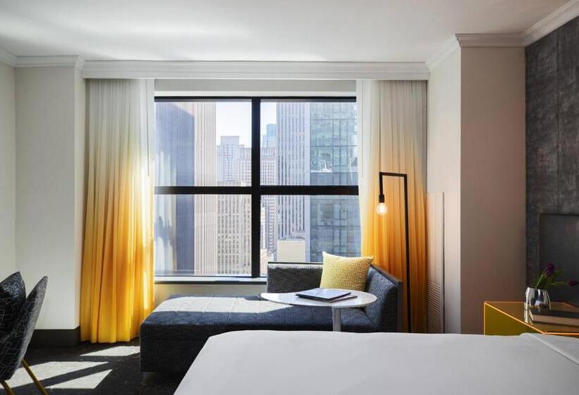 适合残疾人士使用的带超级大床的标准间, Renaissance New York Times Square By Marriott