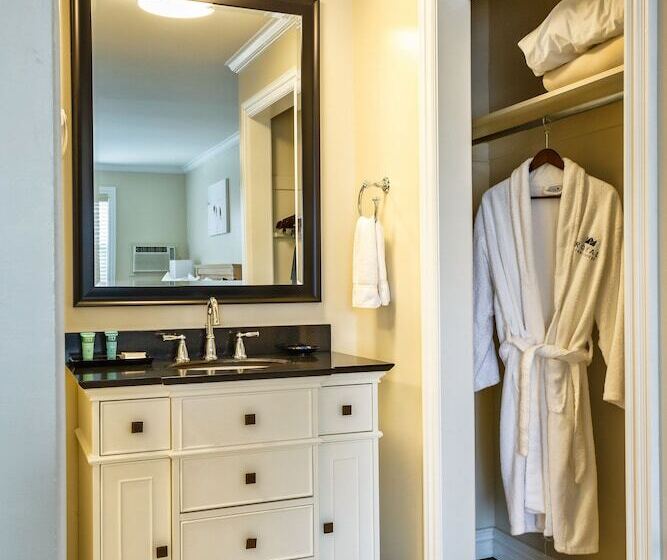 غرفة قياسية سرير مزدوج, Royal Inn & Suites