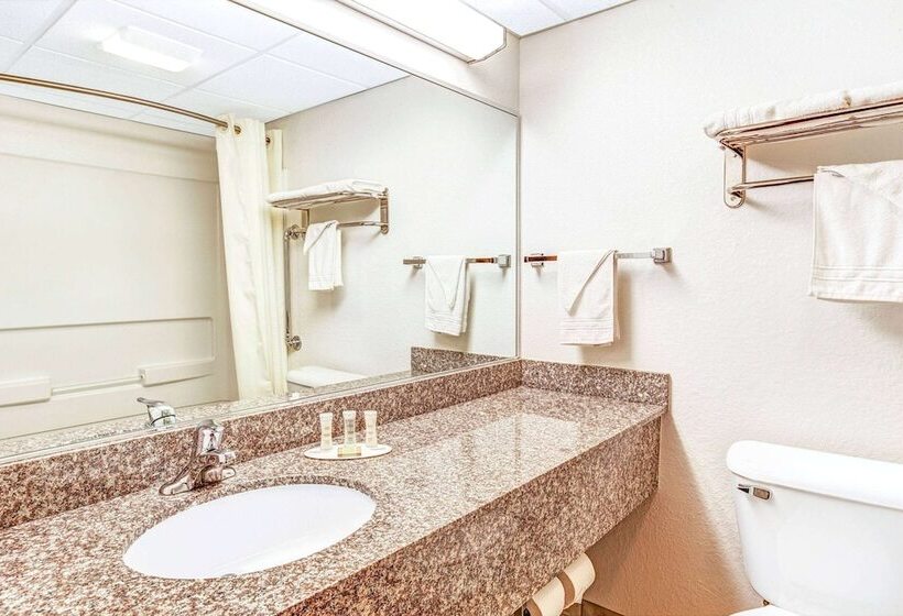 חדר סטנדרט שתי מיטות זוגיות, Super 8 By Wyndham Mahwah