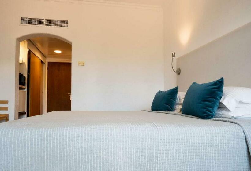 Номер Стандарт Вид на Горы, Coral Beach Hotel & Resort Cyprus