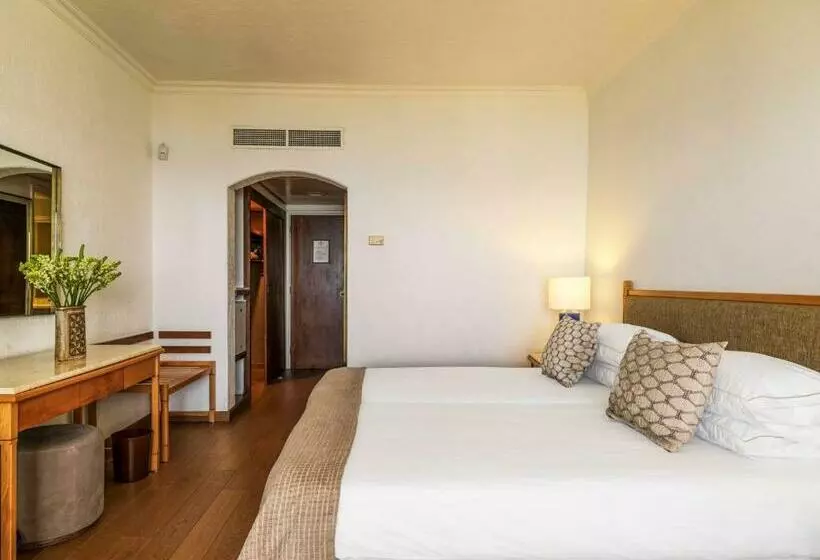 オーシャンビュースタンダードルーム, Coral Beach Hotel & Resort Cyprus