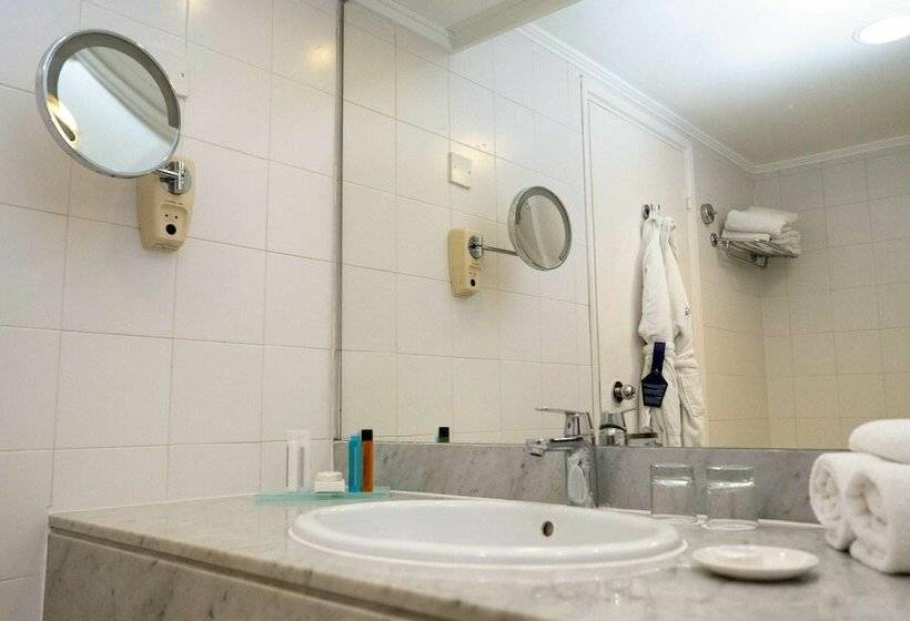 جناح, Coral Beach Hotel & Resort Cyprus