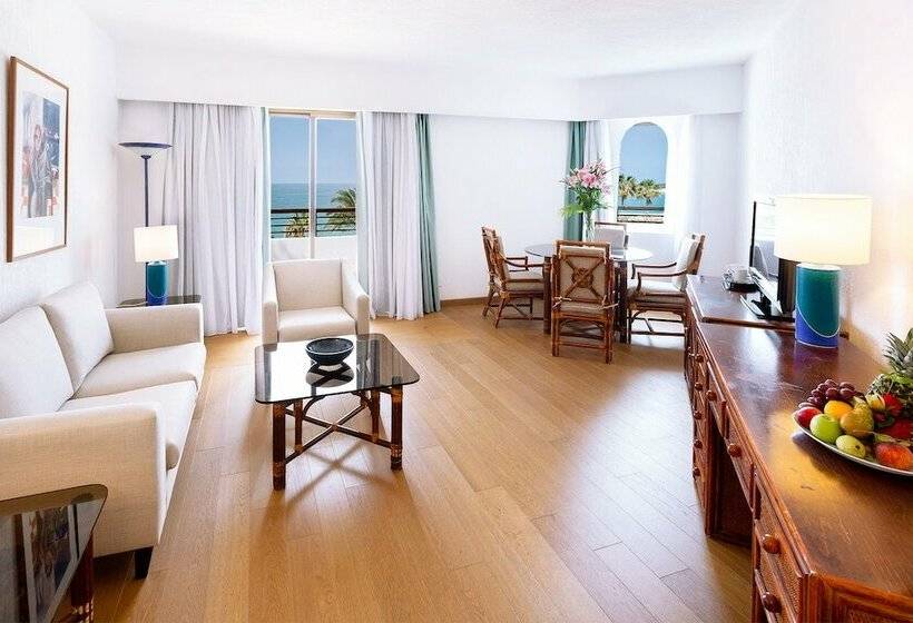 סוויטה, Coral Beach Hotel & Resort Cyprus