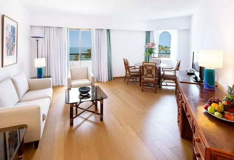 スイート, Coral Beach Hotel & Resort Cyprus