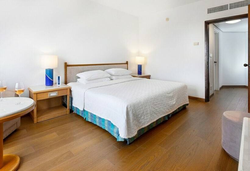 Люкс, Coral Beach Hotel & Resort Cyprus