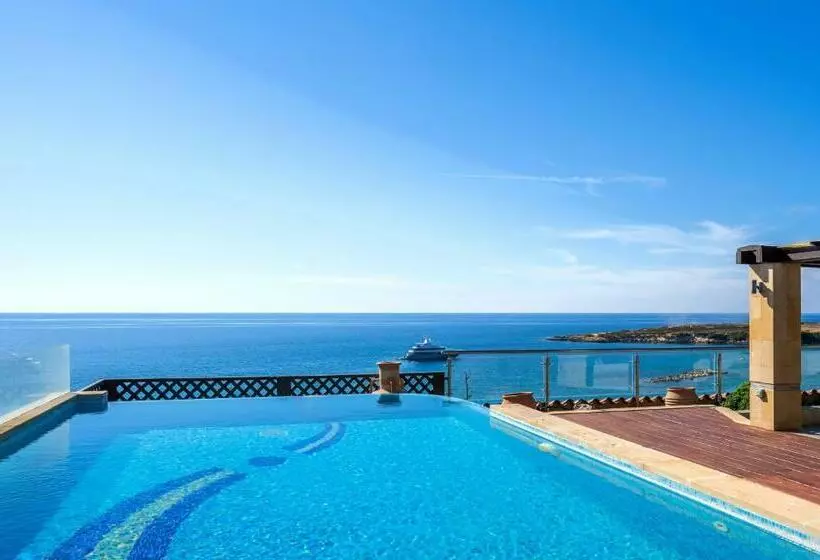 ロイヤルスイート, Coral Beach Hotel & Resort Cyprus