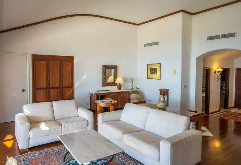 ロイヤルスイート, Coral Beach Hotel & Resort Cyprus