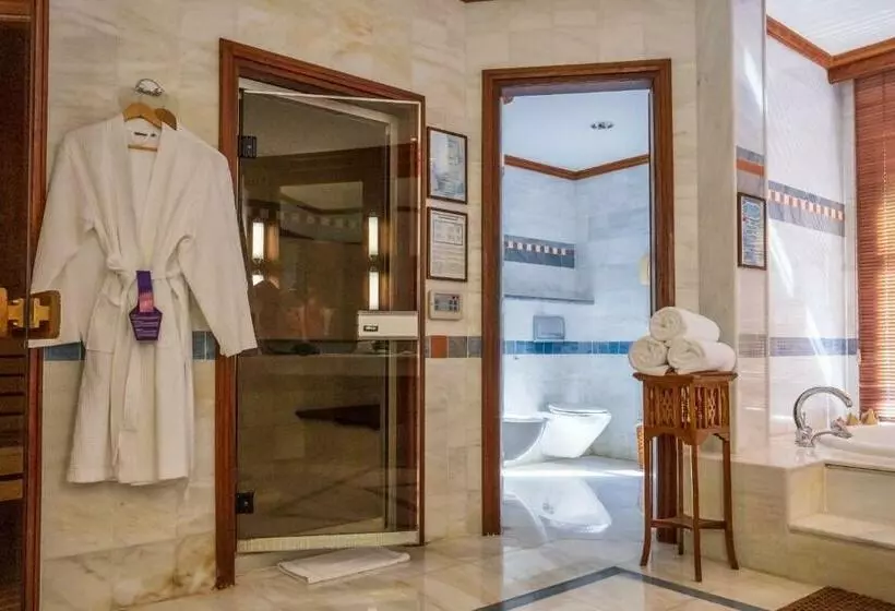 ロイヤルスイート, Coral Beach Hotel & Resort Cyprus