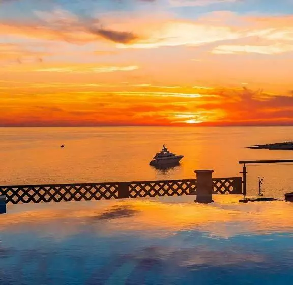ロイヤルスイート, Coral Beach Hotel & Resort Cyprus
