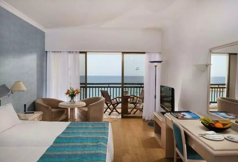 オーシャンビュースーペリアールーム, Coral Beach Hotel & Resort Cyprus