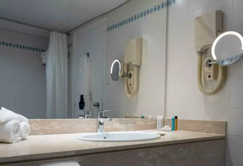 スーペリアスタジオ, Coral Beach Hotel & Resort Cyprus