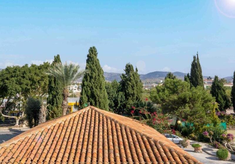 חדר סטנדרט נוף להרים, Coral Beach Hotel & Resort Cyprus