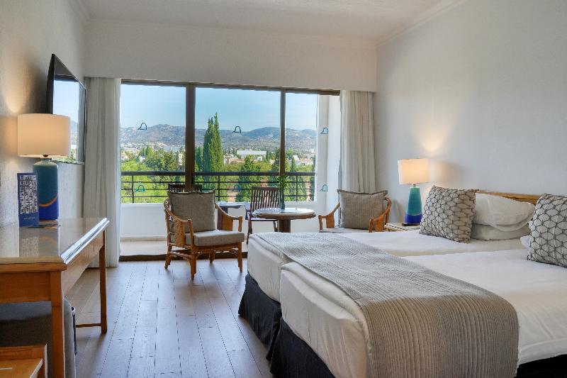 Номер Стандарт Вид на Горы, Coral Beach Hotel & Resort Cyprus