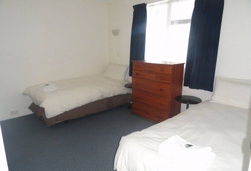 침실 2개 아파트, Hawks Inn Motel