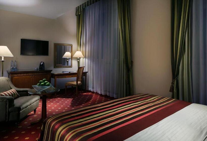 اتاق اجرایی, Art Nouveau Palace