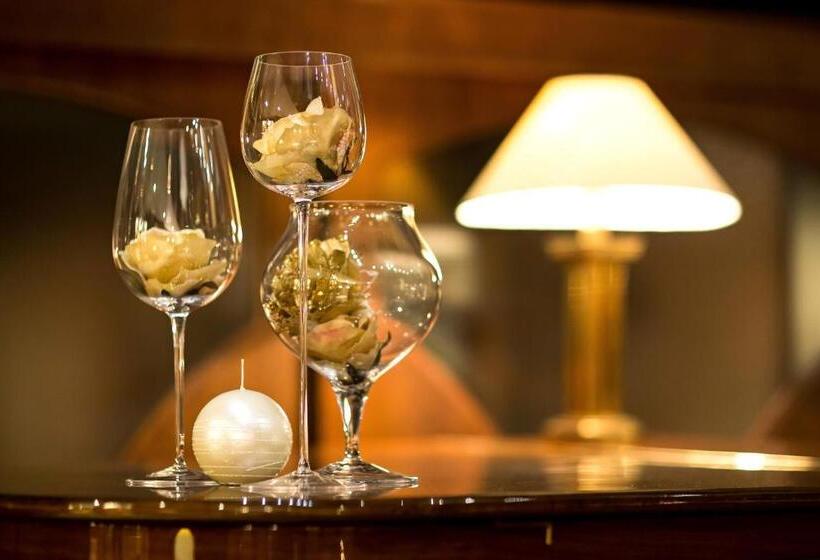 سوییت جونیور, Art Nouveau Palace