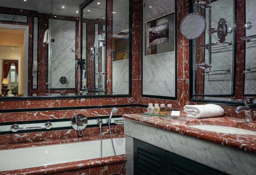 اتاق اجرایی, Art Nouveau Palace