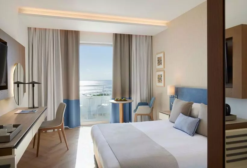 Chambre Deluxe Vue Mer, Mediterranean Beach