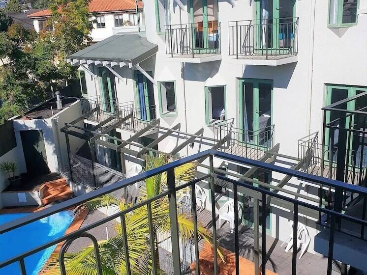 패밀리 스튜디오, Parklane Motor Lodge