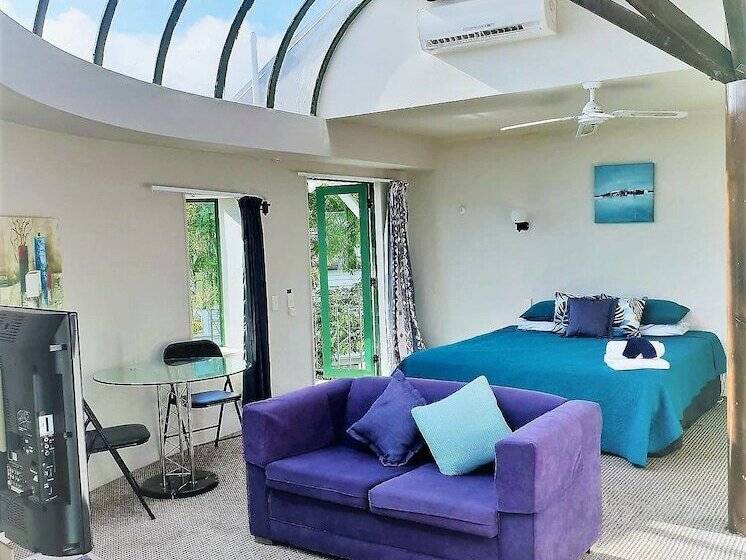 패밀리 스튜디오, Parklane Motor Lodge