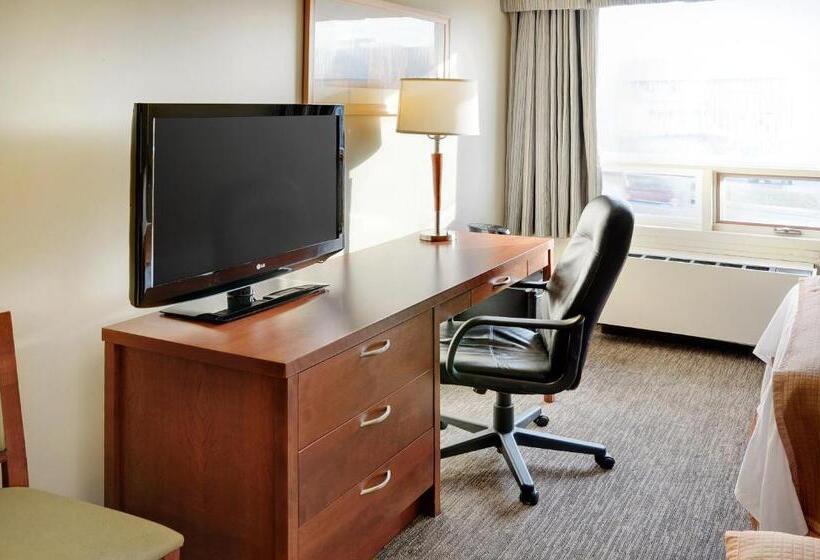 Люкс, Travelodge Hotel By Wyndham Sudbury