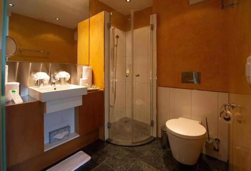 Bisneshuone, Uto Kulm Car Free Hideaway In Zurich