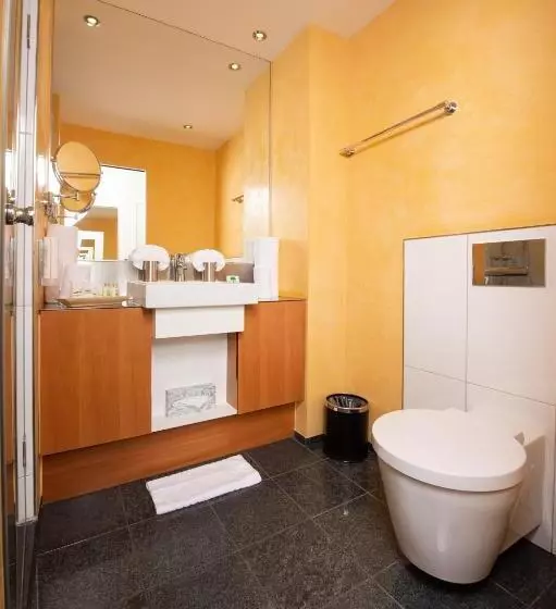 Standard Kolmen Hengen Huone Näkymä, Uto Kulm Car Free Hideaway In Zurich