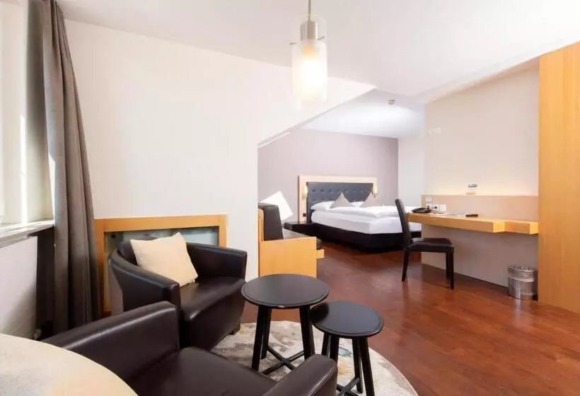 Standard Kolmen Hengen Huone Näkymä, Uto Kulm Car Free Hideaway In Zurich