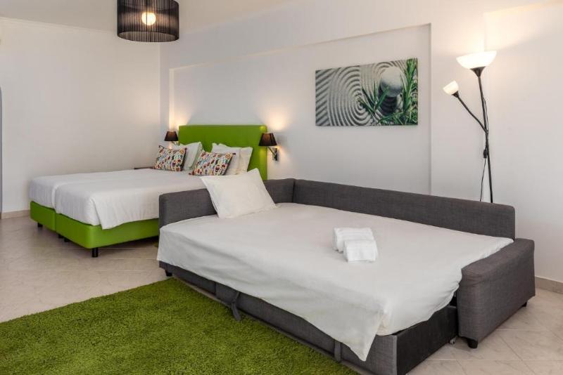 غرفة كلاسيكية ثلاثية, Apple Inn