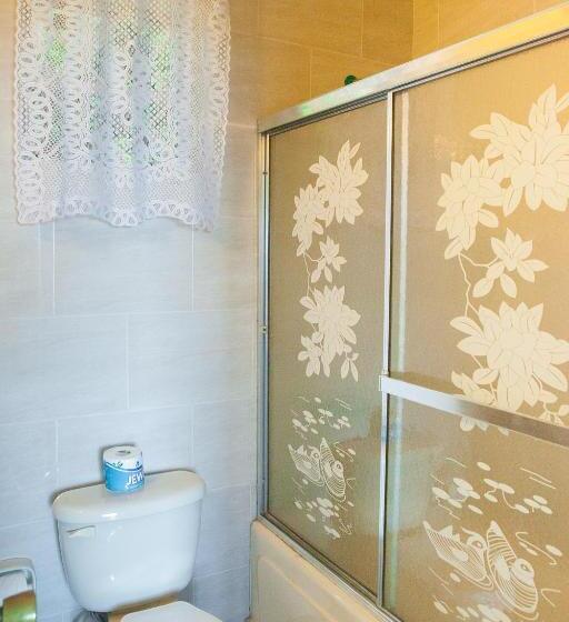 اتاق لوکس با بالکن, Caribic House