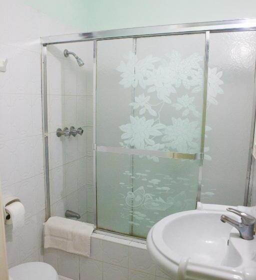 اتاق لوکس با بالکن, Caribic House