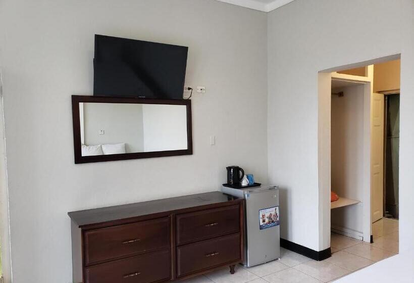 اتاق لوکس, Caribic House